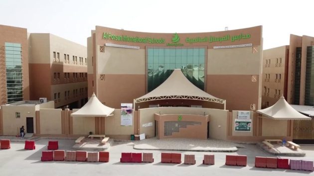 كم رسوم مدارس الرياض العالمية؟