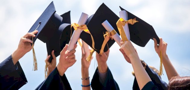 إذاعة مدرسية عن التخرج وبها كلمة عن الدراسة جميلة