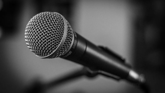 إذاعة مدرسية للصف السادس الإبتدائي عن العلم وتأثيره على المجتمعات