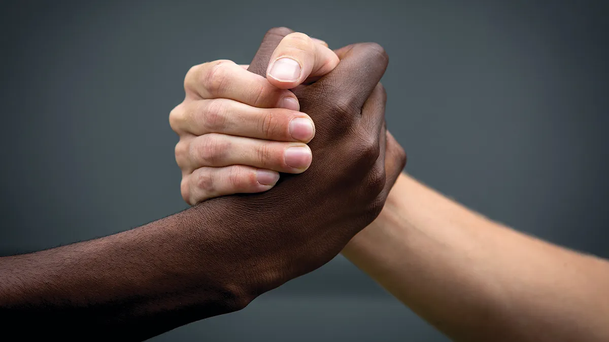 شعار عن التمييز العنصري