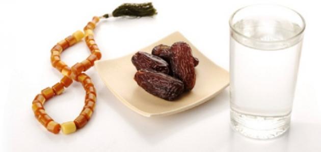 ما حكم من يصوم وهو مريض؟ وهل يجوز له الأفطار؟