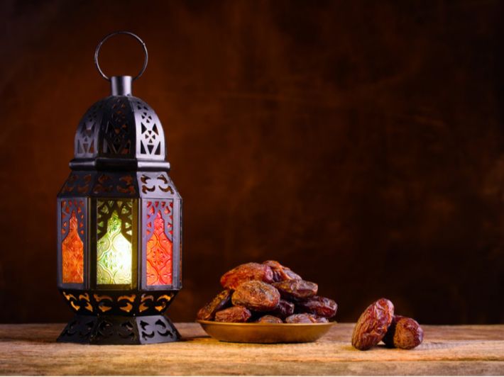 هل يجوز تأخير كفارة الصيام للمريض؟ وكيف يكون إخراج الطعام عن الصيام؟