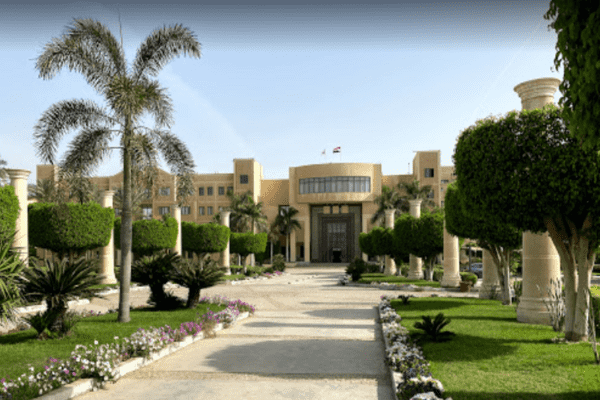 عيوب جامعة مصر الدولية