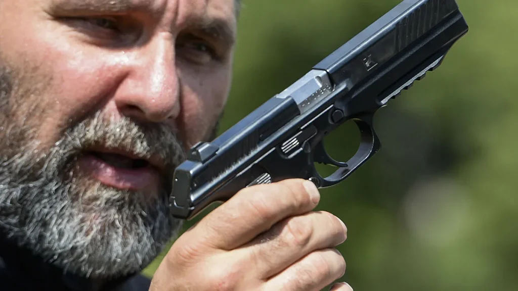 تفسير حلم السلاح للرجل المتزوج